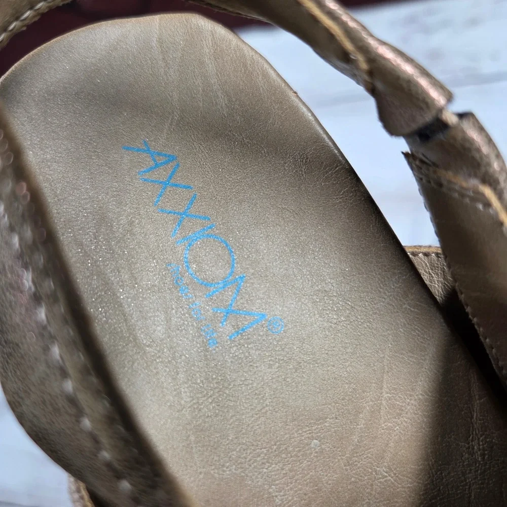AXXIOM‎ Wynne Slingback Wedge Sandals Womens 7.5M Bronze Metallic Strap Damaged